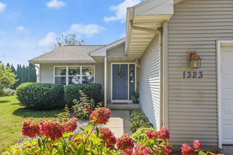 1323 Prairie Rose Dr, Sun Prairie, WI 53590