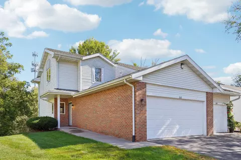 317 Castle Oaks Xing, Waunakee, WI 53597