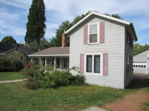 1122 Grand Ave, Janesville, WI 53546