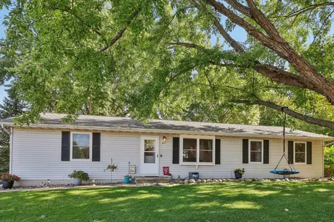 217 Pocahontas Ln, Deforest, WI 53532