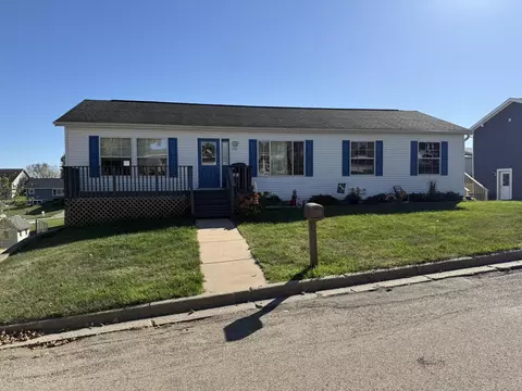 340 7th St, Mineral Point, WI 53565