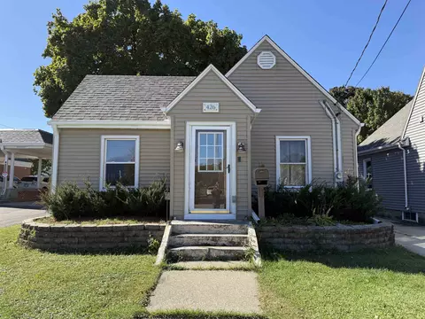 426 S River St, Janesville, WI 53548