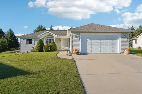 1004 Marie Ln, Johnson Creek, WI 53038
