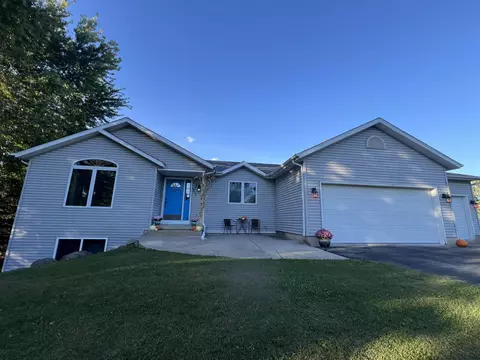 6848 Moonlight Cir, Sun Prairie, WI 53590