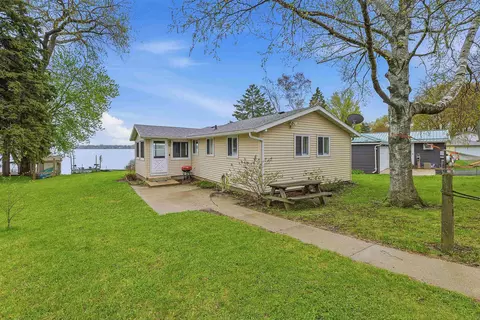 n9384 Idle Hour Drive, Randolph, WI 53956