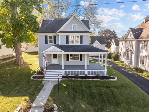 315 E Jackson St, Ripon, WI 54971