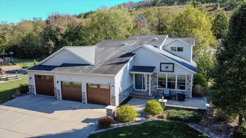 1806 Ludden Dr, Cross Plains, WI 53528