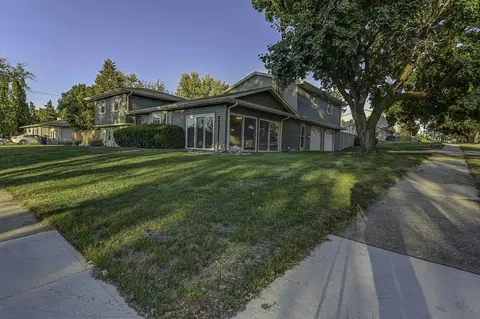 1641 S Walnut St, Janesville, WI 53546
