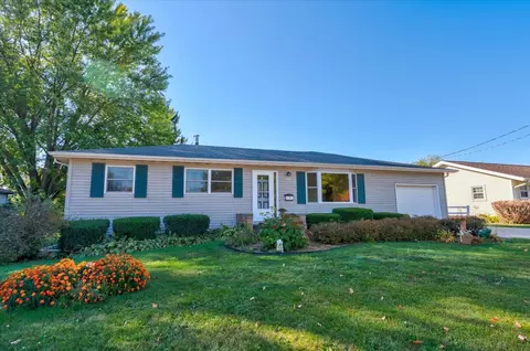 3020 Thinnes St, Cross Plains, WI 53528