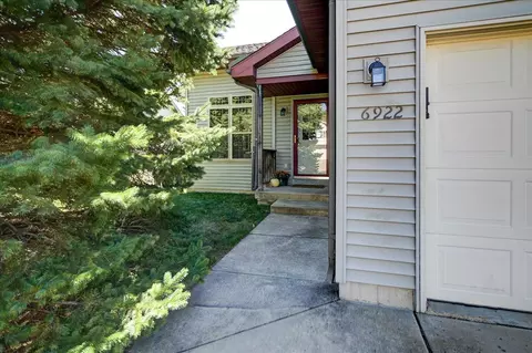 6922 Village Park Dr, Madison, WI 53718