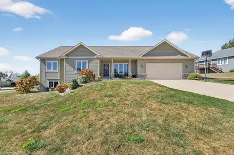 2917 Green Ave, Blue Mounds, WI 53517