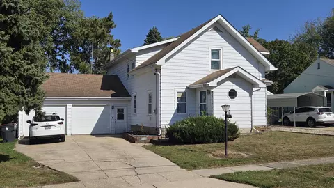 606 High St, Clinton, WI 53525