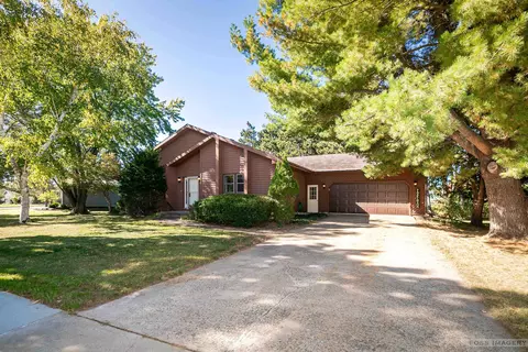 1455 Wellington Dr, Reedsburg, WI 53959