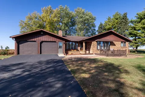 11991 Golf Course Rd, Darlington, WI 53530