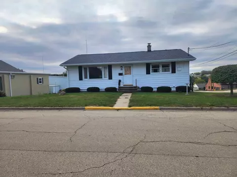 285 Harrison St, Platteville, WI 53818
