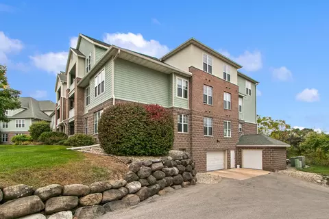 5470 Caddis Bnd #102, Fitchburg, WI 53711