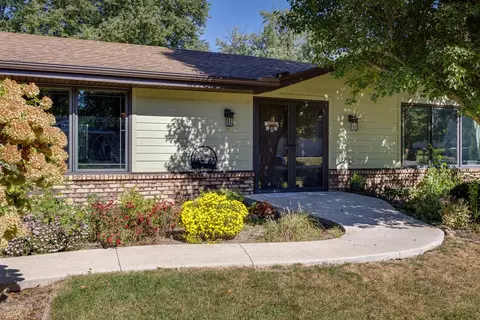 3459 Bee Ln, Beloit, WI 53511