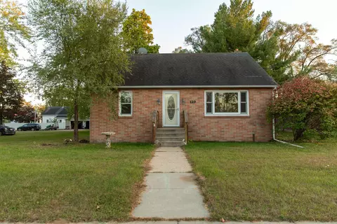129 E Ormsby St, Oxford, WI 53952