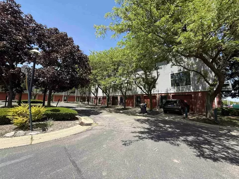 4502 W Westchester Sq #3, West Milwaukee, WI 53214