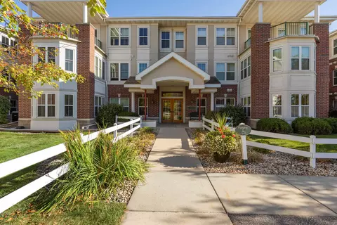 8510 Greenway Blvd #103, Middleton, WI 53562