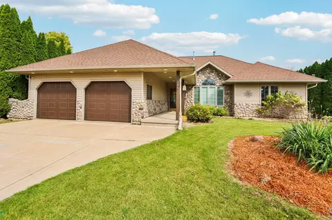 306 Hillside Cir, Johnson Creek, WI 53038