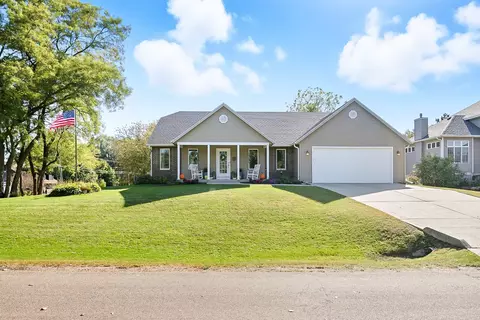 w8183 Bridle Path, Lake Mills, WI 53551