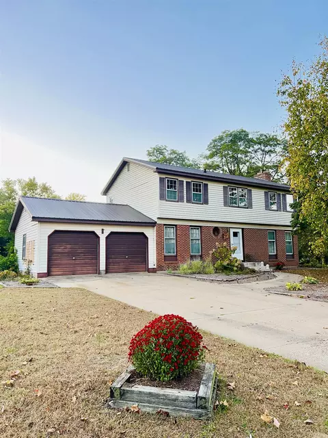 305 N Minnesota St, Muscoda, WI 53573