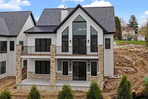 204 Lakeview Ln, Beaver Dam, WI 53916
