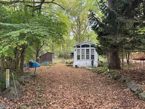 50 Highview Ln, Edgerton, WI 53534