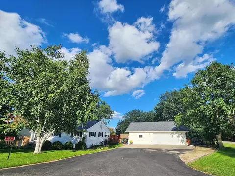11504 N Maple Beach Dr, Edgerton, WI 53534