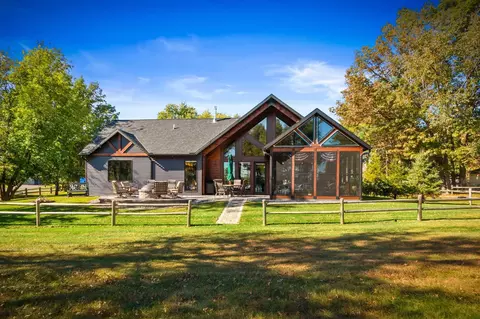 932 Sussex Ct, Nekoosa, WI 54457