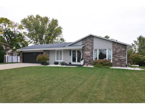 4228 Park View Dr, Janesville, WI 53546