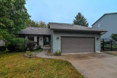 6 Clarendon Ct, Madison, WI 53704