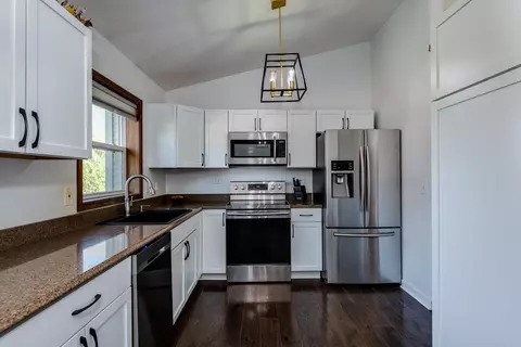 464 Dahl Dr, Deforest, WI 53532