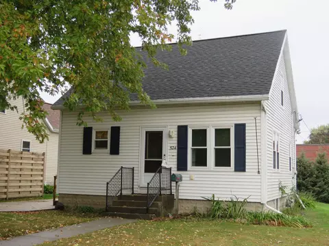 524 W Jefferson St, Waupun, WI 53963