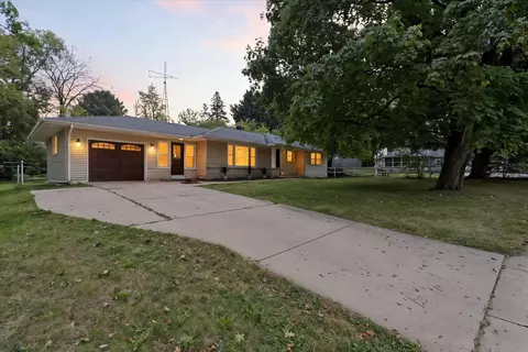 438 Green Hill Dr, Milton, WI 53563