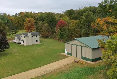 17125 Freeman Rd, Gays Mills, WI 54631