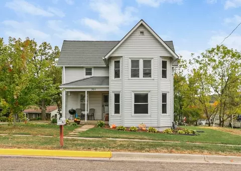 301 E Main St, Barneveld, WI 53507