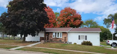 242 Berkley Blvd, Baraboo, WI 53913