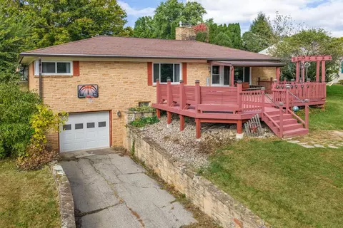 421 Roblee Rd, Baraboo, WI 53913