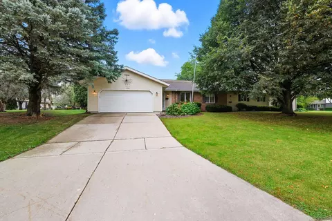 4108 Wilshire Ln #B, Janesville, WI 53546
