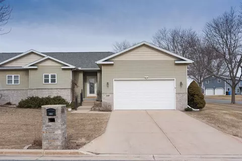 100 Jennifer Cir, Mount Horeb, WI 53572