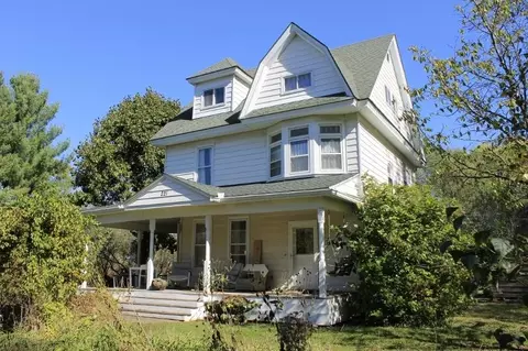 221 S Winsted St, Spring Green, WI 53588