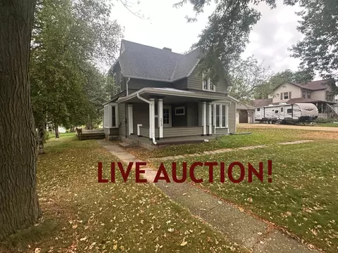 213 W Clarence St, Dodgeville, WI 53533
