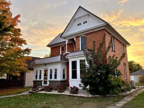 111 N Iowa St, Muscoda, WI 53573