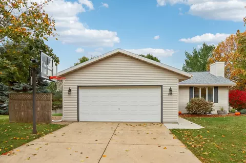 243 Crestview Ln, Lake Mills, WI 53551
