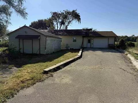 5411 N County Line Rd, Whitewater, WI 53190