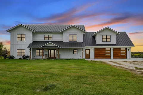 2183 Waterview Ln, Lansing, IA 52151