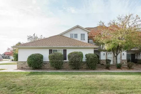 4004 Creekside Dr #25, Janesville, WI 53548
