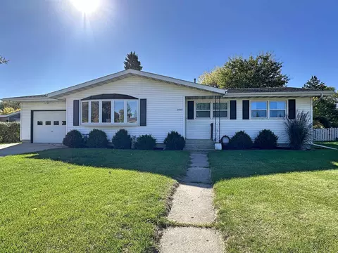 2420 Mt Zion Ave, Janesville, WI 53545